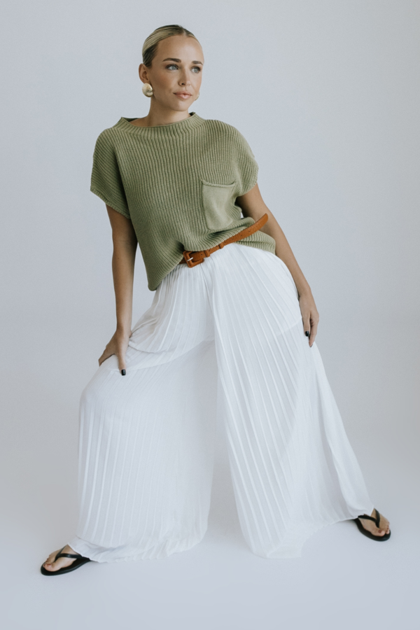 Leave It To Me Pleated Pant – White