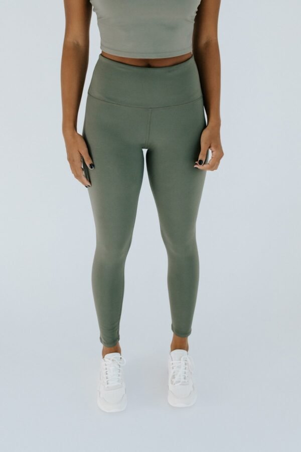 Keep Pace Legging – Olive