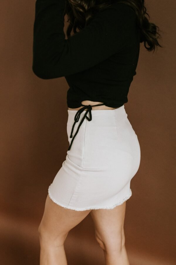 Fredrick Frayed Skirt – Off White Denim - 图片 6